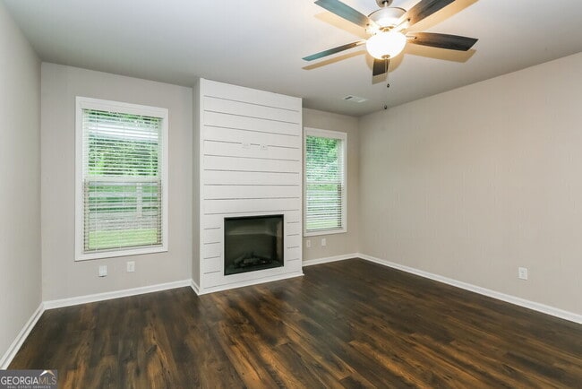 Building Photo - 1195 Spring Marsh Ct NE