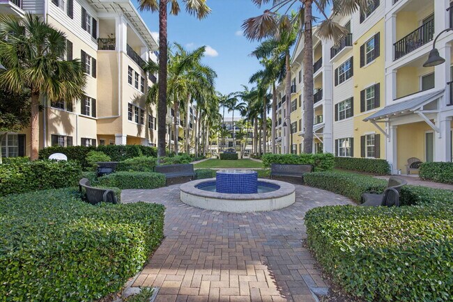 Building Photo - 225 S Latitude Cir