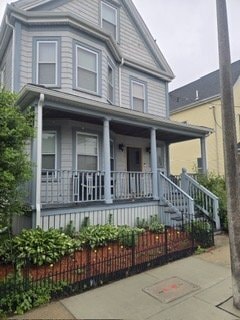 Building Photo - 37 Sagamore St