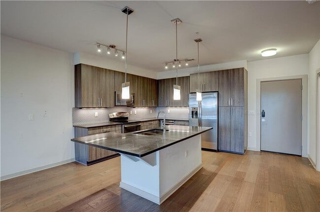 Foto del edificio - 3600 S Lamar Blvd