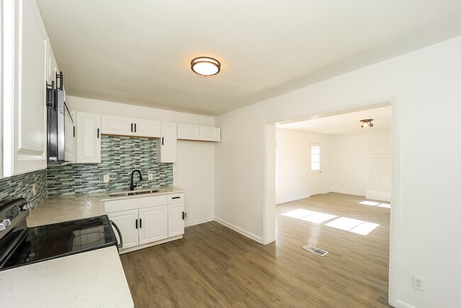 Foto del edificio - 6537 Bussell Way