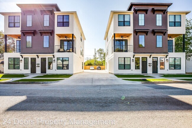 Building Photo - 5 br, 5.5 bath House - 2323 Benbrook Blvd