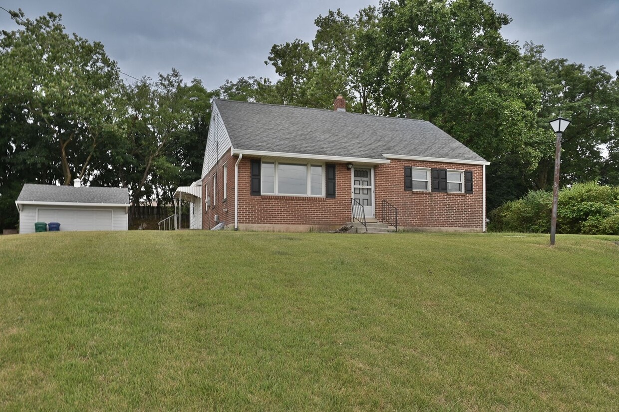 12 Carolyn St, Harrisburg, PA 17112 House Rental in Harrisburg, PA