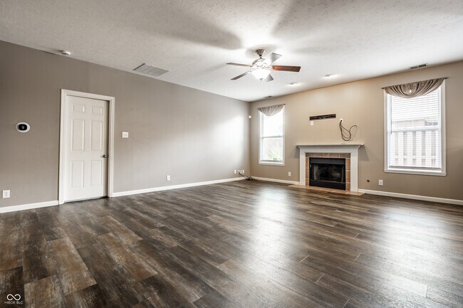 Foto del edificio - 8342 Stark Dr