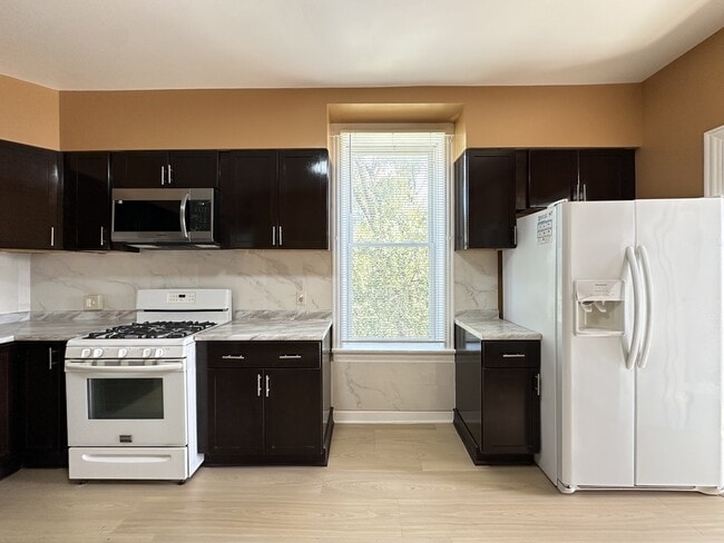 Building Photo - 2713 W 16th St