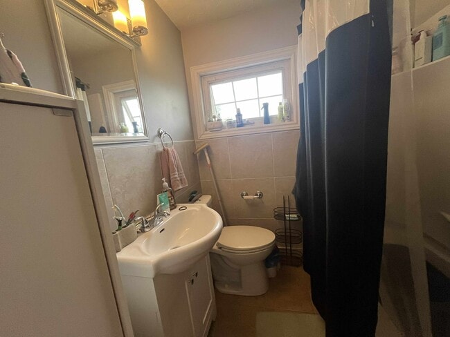 Building Photo - 10 Belmont St