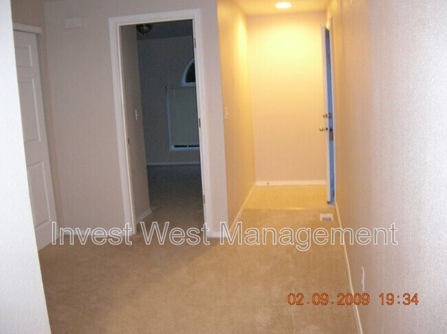 Foto del edificio - 1992 Meadowood Loop