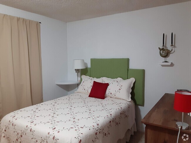 Building Photo - 25859 Madrone Dr
