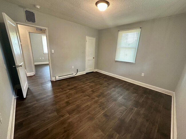 Foto del edificio - 652 Miller Rd