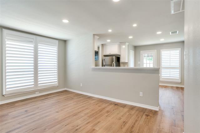 Building Photo - 3002 Hilltop Dr