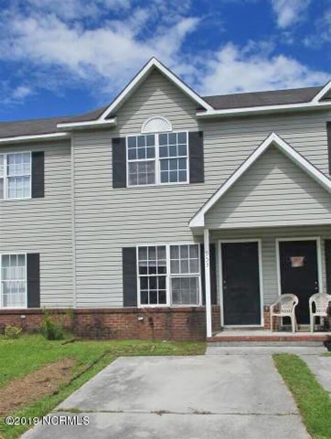 Building Photo - 953 W Pueblo Dr