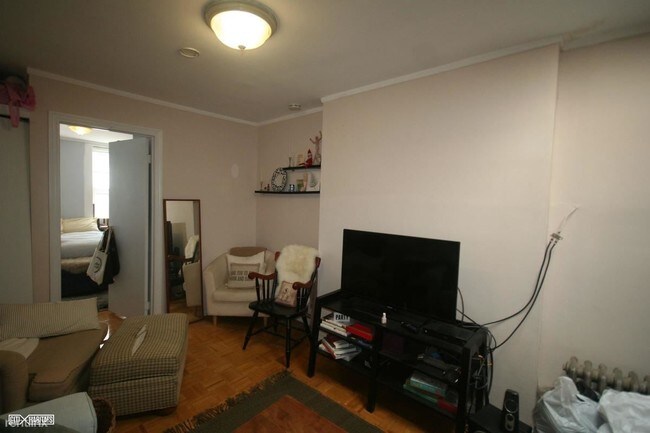 Foto del edificio - 533 E 13th St