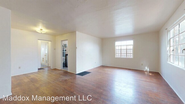 Foto del edificio - 1105-1107 Lead Ave SW