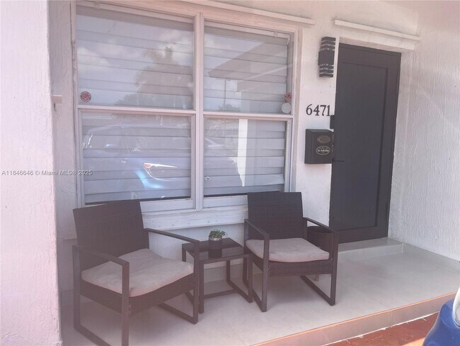 Foto del edificio - 6471 Park St