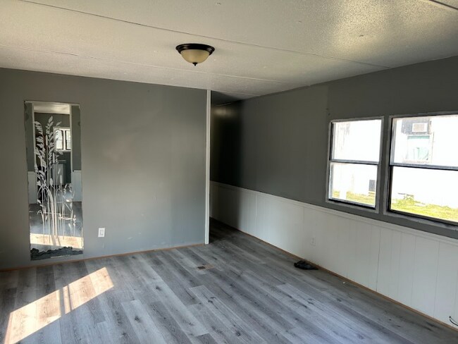 Foto del edificio - 100 Hidden Valley Dr