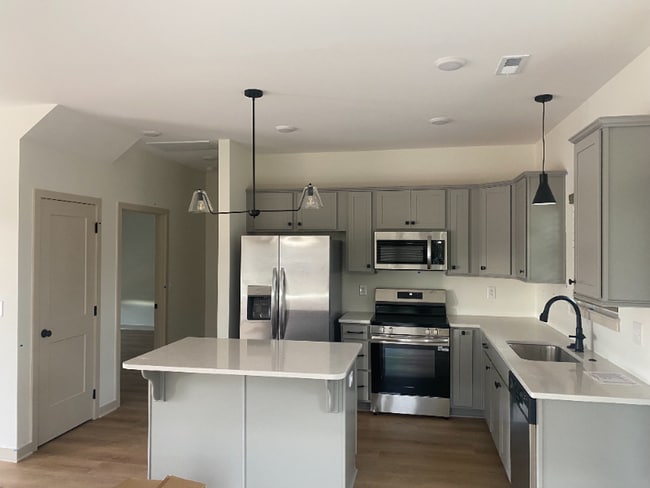 Photo - 313 W Broad St Townhome