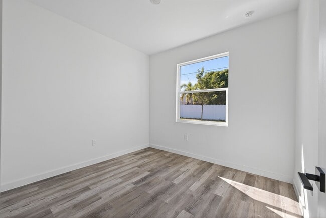 Foto del edificio - Beautiful Dream Home in Cape Coral! 4 Bedrooms, 3 Bathrooms!!! MOVE IN SPECIAL ONE MONTH FREE!