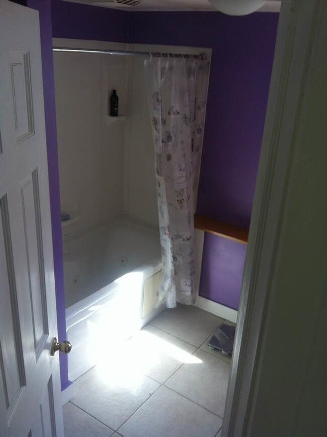 Whirlpool Tub - 30 Wall St
