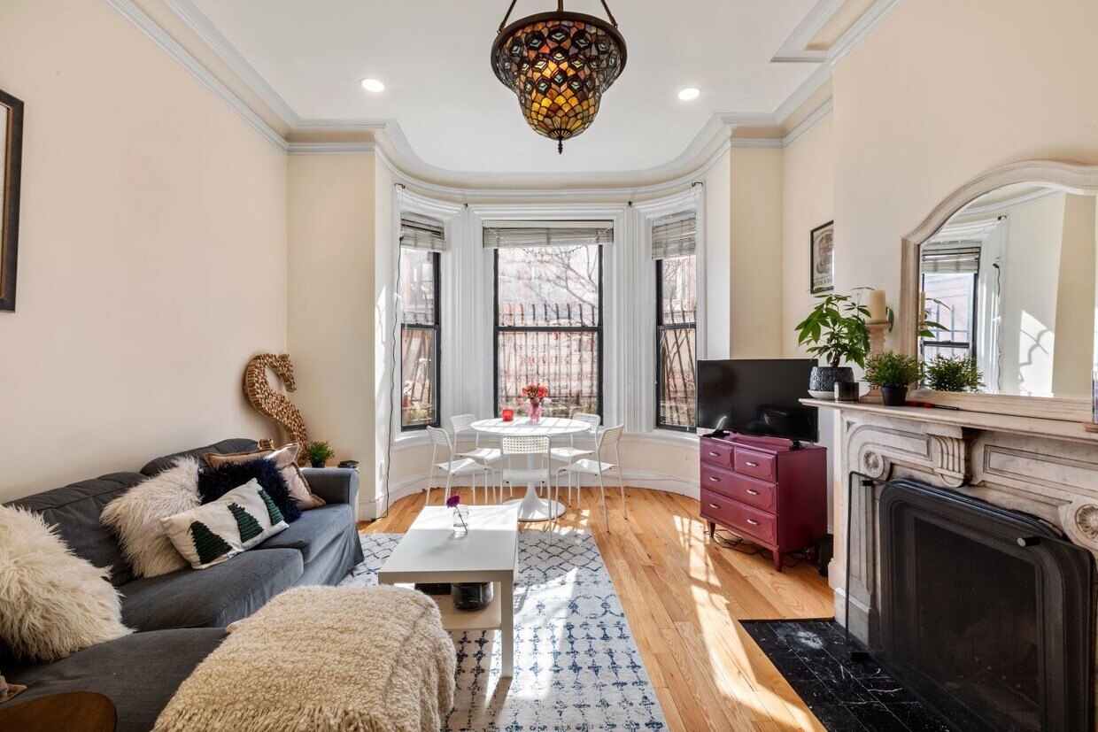 Primary Photo - 301 Shawmut Ave