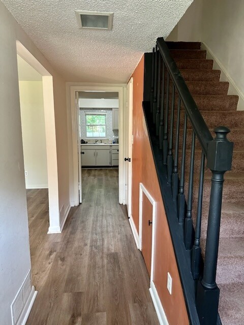 Building Photo - 4765 Champion Ct