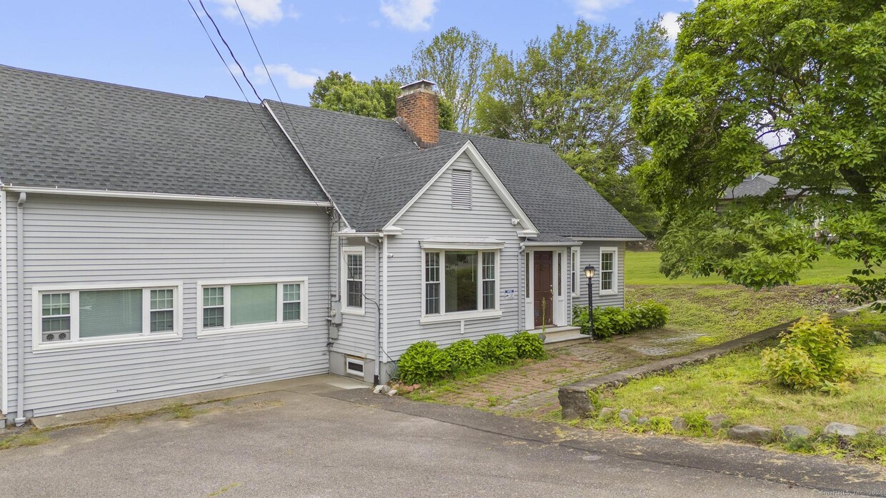 Primary Photo - 1022 Bunker Hill Ave