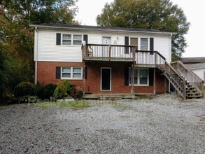 Building Photo - 1006 W Barton