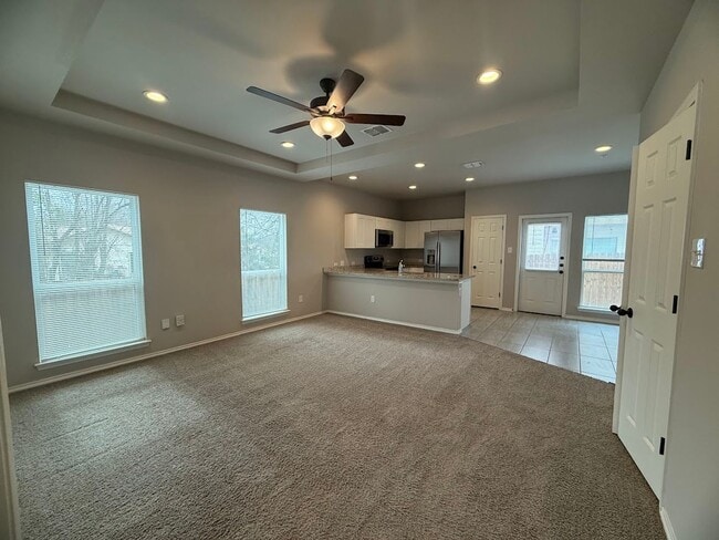 Building Photo - Quick access Ft. Sam, Randolph, and the airport