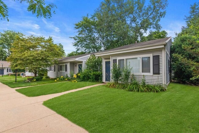 Foto del edificio - Parchment Point Townhomes