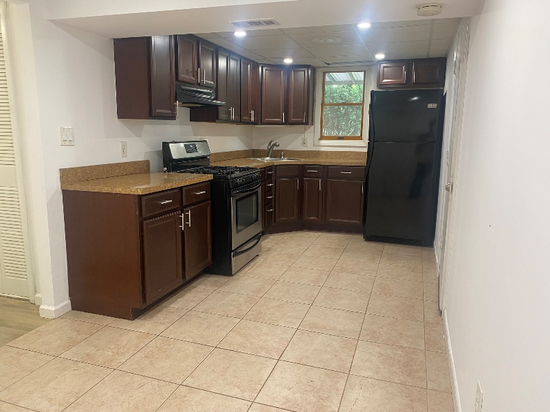 Primary Photo - 46 Pearsall Pl