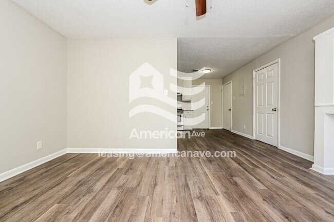 Building Photo - 4902 Gardiner Dr