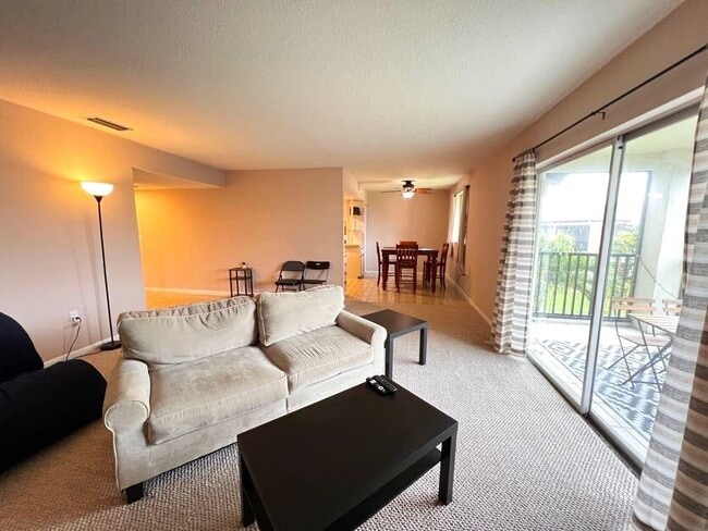 Foto del edificio - 5801 N Atlantic Ave