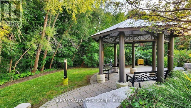 Photo du bâtiment - 133-1133 Wynford Dr