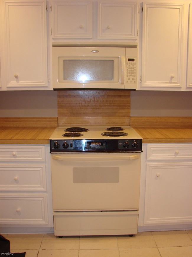 Building Photo - 3 br, 2 bath Townhome - 1429 Roxbury Court