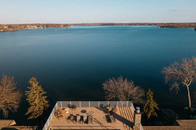 Building Photo - 4363 Wilshire Blvd