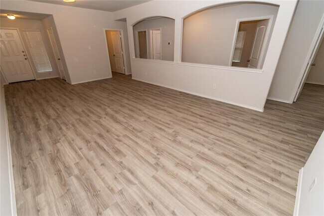 Building Photo - 2542 Grayling Dr