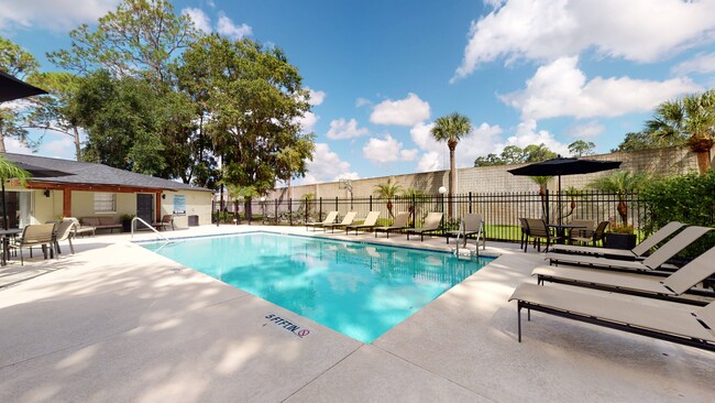 Townsgate la piscina - Townsgate Apartments