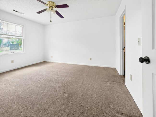 Building Photo - 6209 Friar Tuck Dr NW