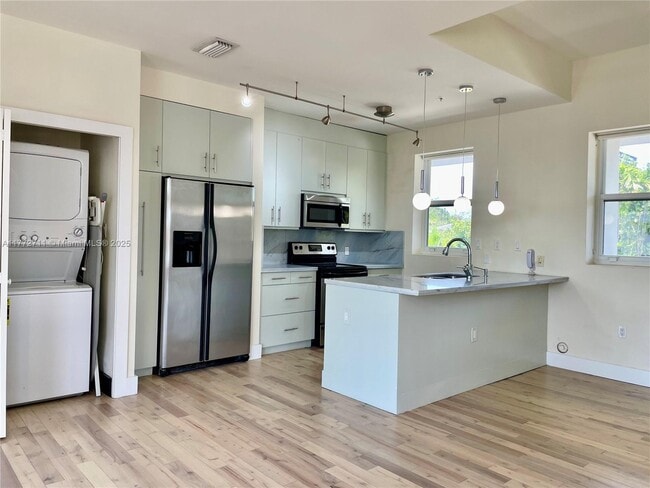 Building Photo - 6701 Biscayne Blvd