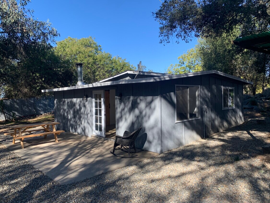 Foto principal - 19025 Paradise Mountain Rd