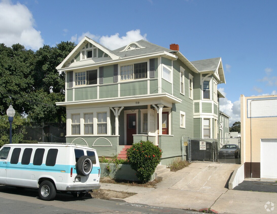 Building Photo - 719-729 14th St