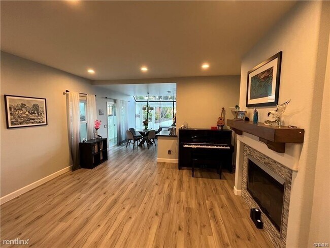 Building Photo - 3 br, 2.5 bath House - 25 Vista Firenze