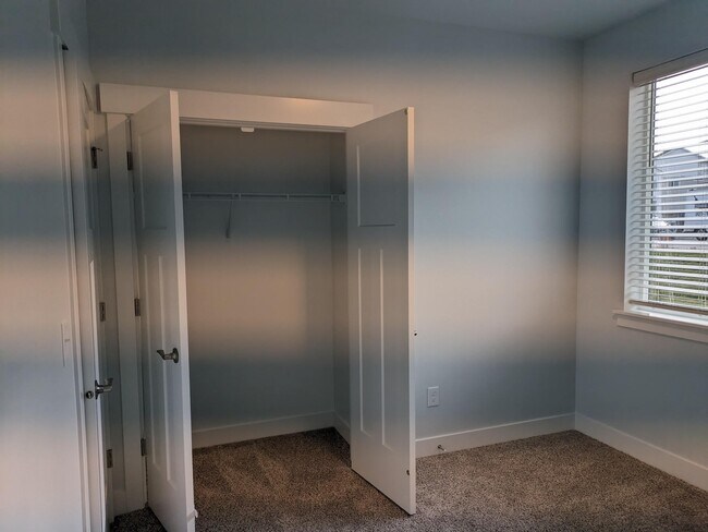 Building Photo - 13516 Maximus Dr