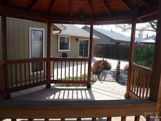 Foto del edificio - 312 Larkspur Dr
