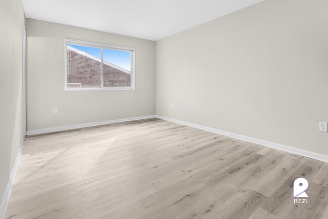 Building Photo - 6417 Hil-Mar Dr