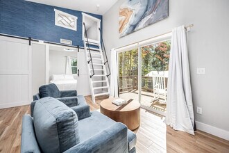 Building Photo - 288 Stonewall Road-SI ID1055518P