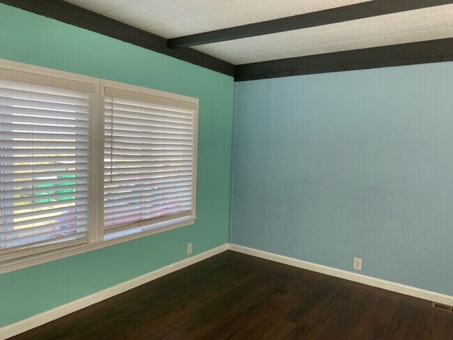 Foto del edificio - 2 Bedroom Remodeled Home in Sun Valley