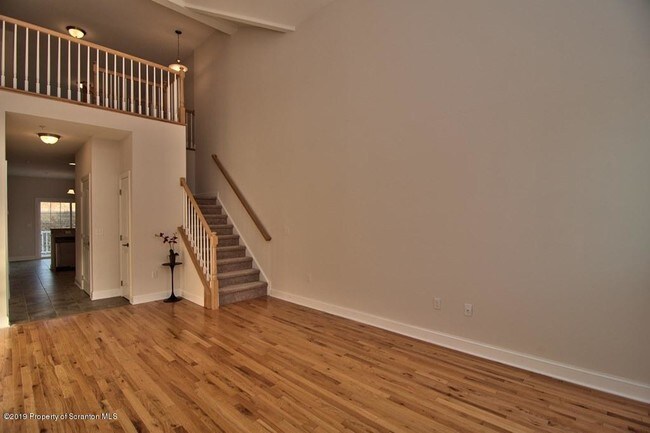 Building Photo - 51 Grandview Dr