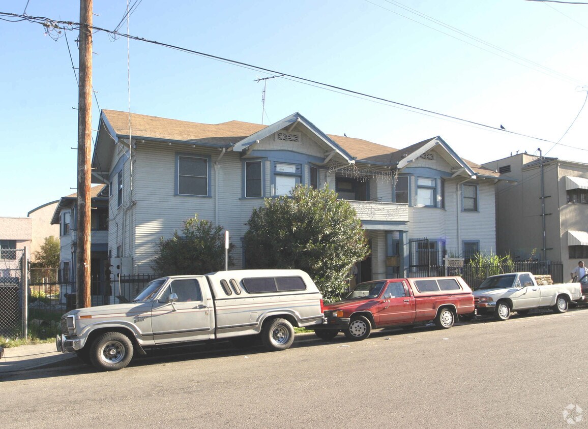 Building Photo - 1513 W 11th Pl