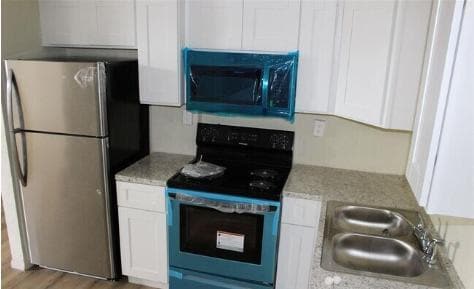 Photo - 637 NE Waldo Rd Apartment