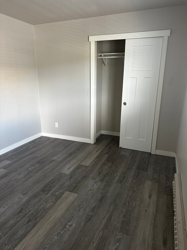 Dormitorio/Armario - 3519 S 56th St